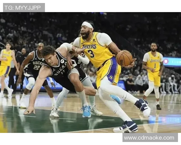 湖人对阵雄鹿精彩直播尽在腾讯体育全程跟踪分析不容错过 湖人对阵雄鹿精彩直播尽在腾讯体育全程跟踪分析不容错过